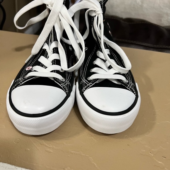 Gently used Womens high top shoes - Picture 6 of 6
